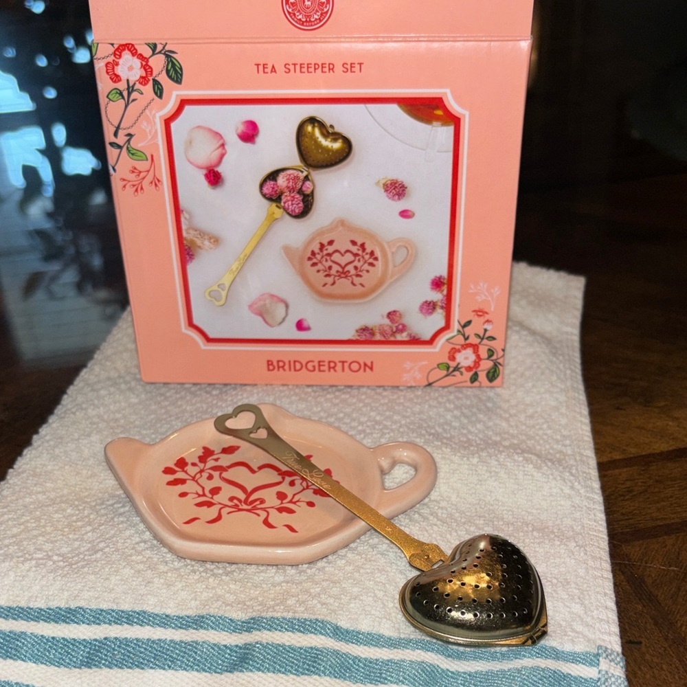 Bridgerton Pink and Gold Tea Steeper Set
